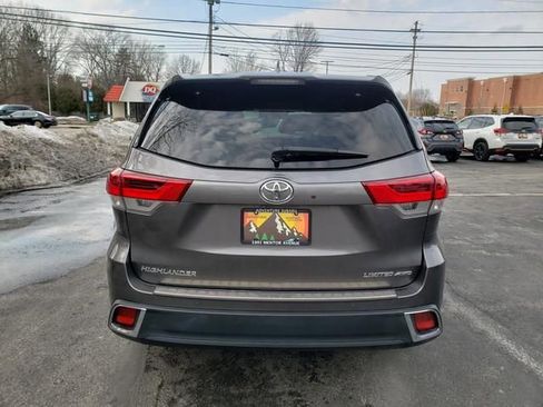 Used 2018 Toyota Highlander Limited Platinum image 4