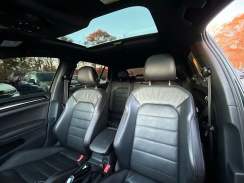 Used 2017 Volkswagen GTI SE image 40