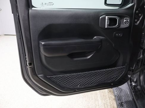 Used 2019 Jeep Wrangler Unlimited Sport image 14