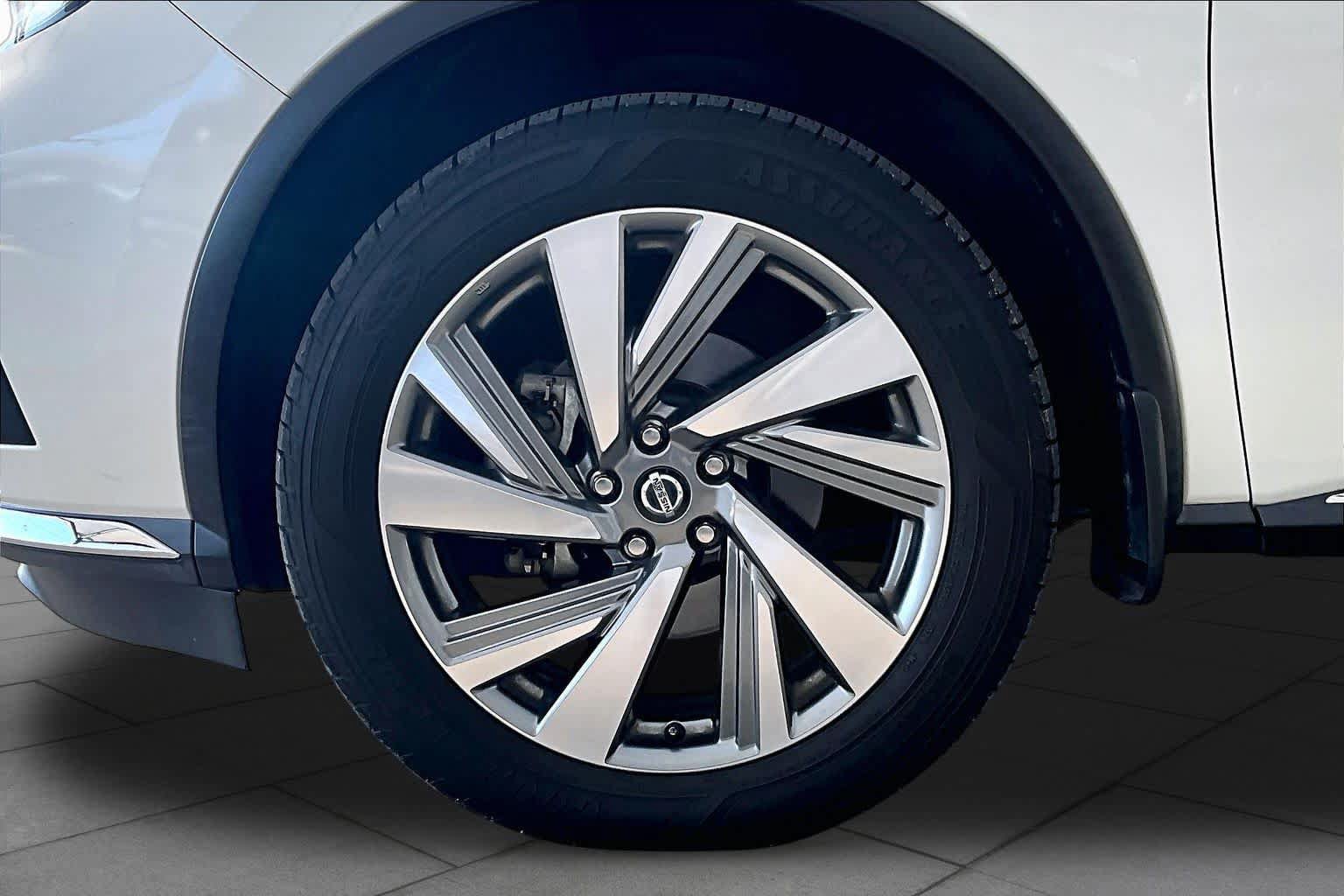 Used 2020 Nissan Murano SL w/ Moonroof Package FWD image 10