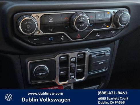 Used 2023 Jeep Wrangler Unlimited Rubicon 4xe AWD/4WD image 21