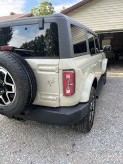 Used 2025 Ford Bronco Outer Banks AWD/4WD image 2