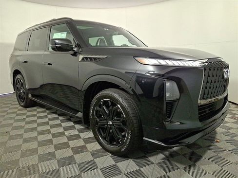 Certified 2026 INFINITI QX80 4WD w/ Sport Exterior Package image 4