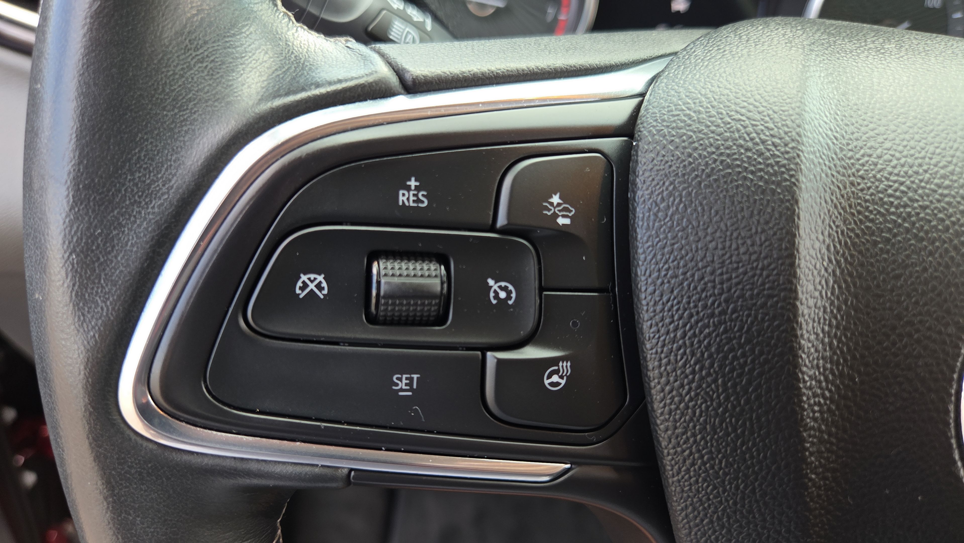 Used 2023 Buick Encore GX Essence w/ Experience Buick Package FWD image 25
