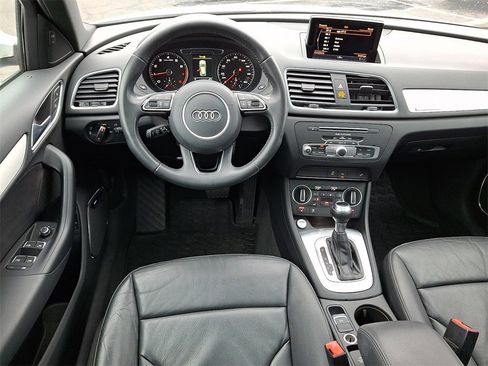 Used 2018 Audi Q3 2.0T Premium Plus w/ Premium Plus Package image 4