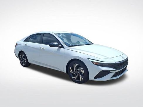 Used 2025 Hyundai Elantra Sport FWD image 7