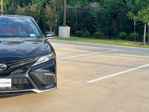 Used 2024 Toyota Camry XSE FWD image 3