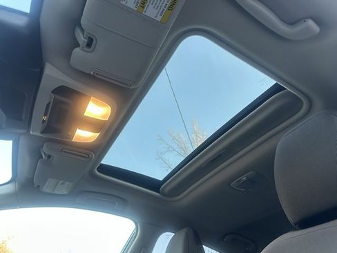 Used 2025 Subaru Crosstrek 2.0i Premium image 20