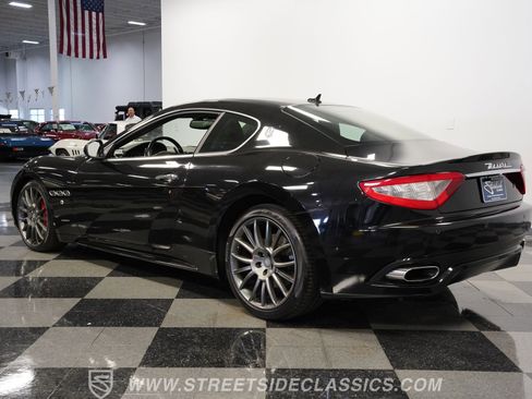 Used 2010 Maserati GranTurismo S image 9
