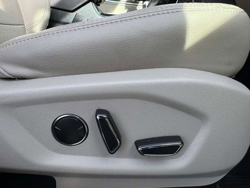 Used 2018 Ford Explorer Limited image 40