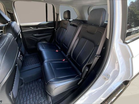 Used 2023 Jeep Grand Cherokee Limited image 27