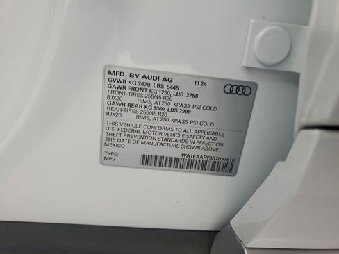 Certified 2025 Audi Q5 2.0T Premium Plus image 39