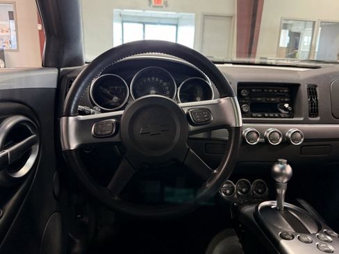 Used 2004 Chevrolet SSR w/ Preferred Equipment Group image 88