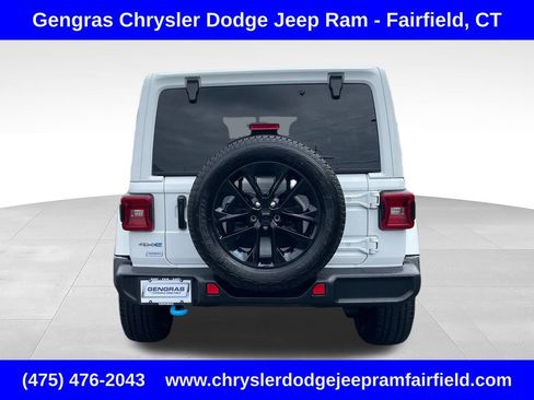 Used 2023 Jeep Wrangler Unlimited Sahara w/ Cold Weather Group AWD/4WD image 6
