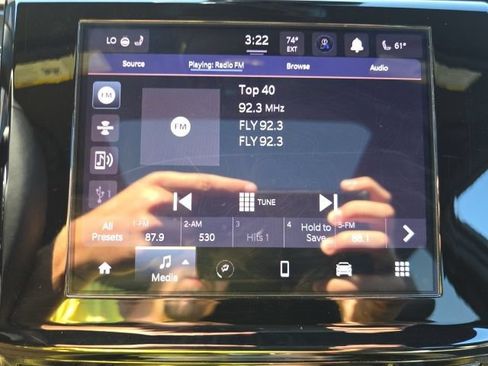 Certified 2025 Jeep Grand Cherokee Altitude AWD/4WD image 19