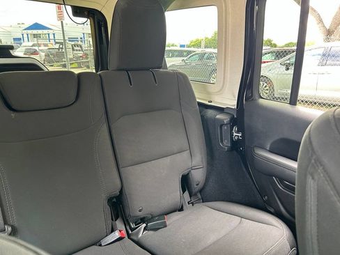 Certified 2018 Jeep Wrangler Unlimited Sahara AWD/4WD image 16