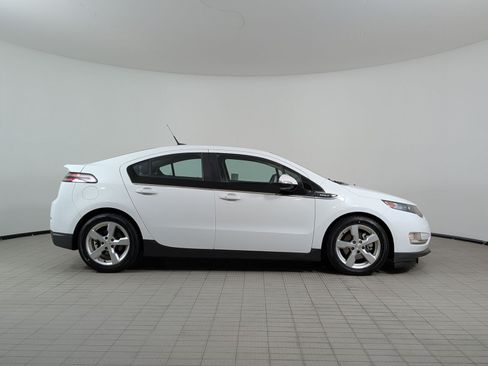 Used 2014 Chevrolet Volt FWD image 8