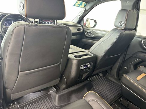 Used 2023 GMC Yukon XL AT4 w/ AT4 Premium Package AWD/4WD image 13