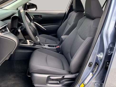 Used 2023 Toyota Corolla Cross LE FWD image 8