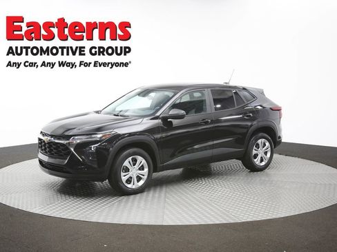Used 2024 Chevrolet Trax LS FWD image 55