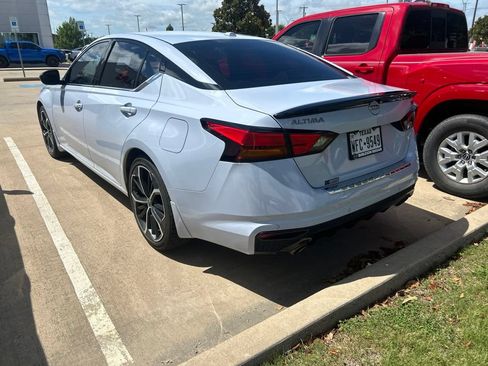 Certified 2023 Nissan Altima 2.5 SR w/ SR Premium Package FWD image 6