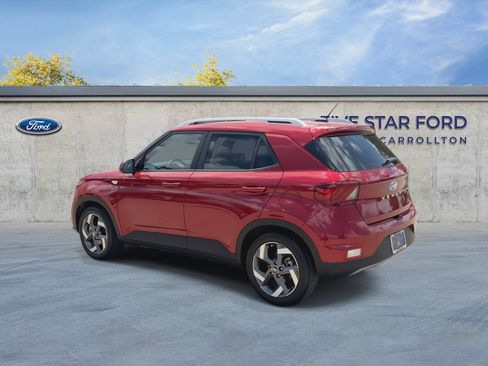 Used 2024 Hyundai Venue Limited FWD image 6