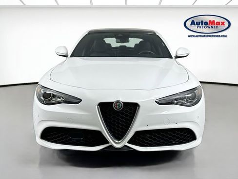 Used 2022 Alfa Romeo Giulia Ti image 7