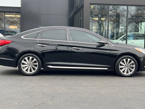 Used 2016 Hyundai Sonata Sport w/ Option Group 1V image 4