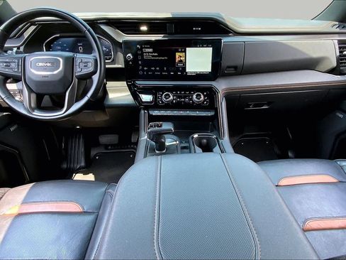 Used 2024 GMC Sierra 1500 AT4 w/ AT4 Premium Package AWD/4WD image 16