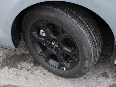 New 2026 Toyota Sienna XLE Woodland Edition AWD/4WD image 8