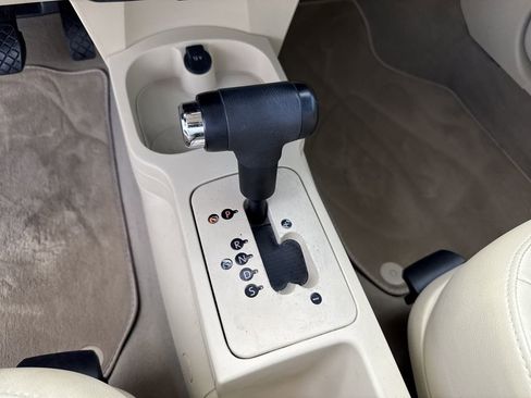 Used 2010 Volkswagen Beetle Coupe image 18