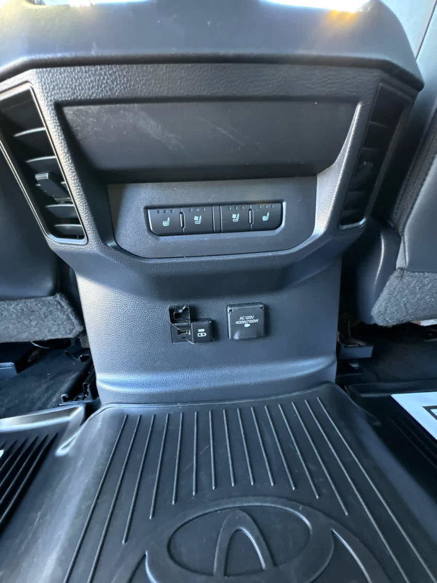 Used 2024 Toyota Tundra Platinum AWD/4WD image 32