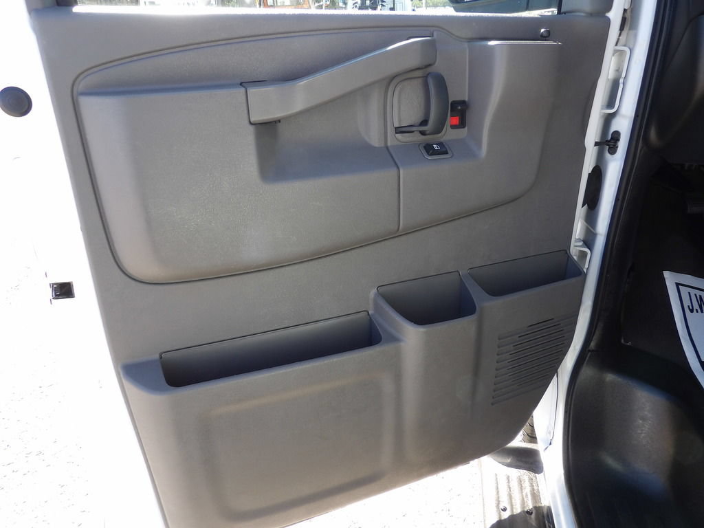 Used 2021 Chevrolet Express 3500 LT w/ LT Preferred Equipment Group RWD image 12
