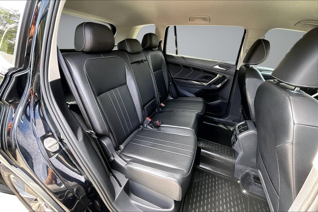 Used 2022 Volkswagen Tiguan SE AWD/4WD image 25