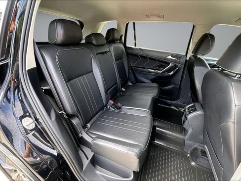 Used 2022 Volkswagen Tiguan SE AWD/4WD image 25