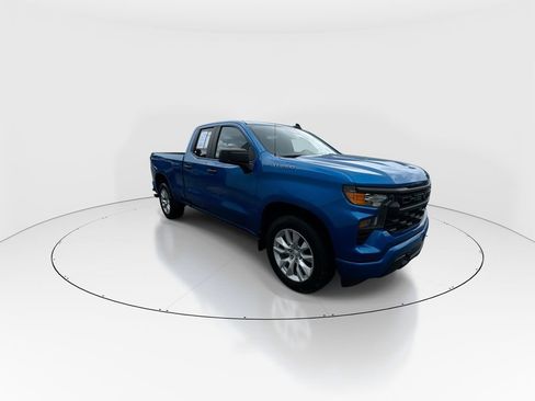 Used 2022 Chevrolet Silverado 1500 Custom RWD image 2