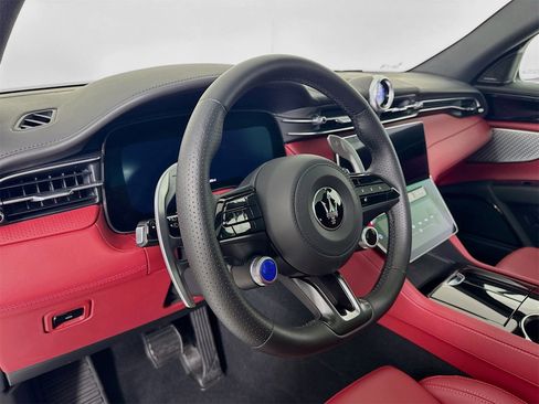 New 2025 Maserati Grecale Modena image 11