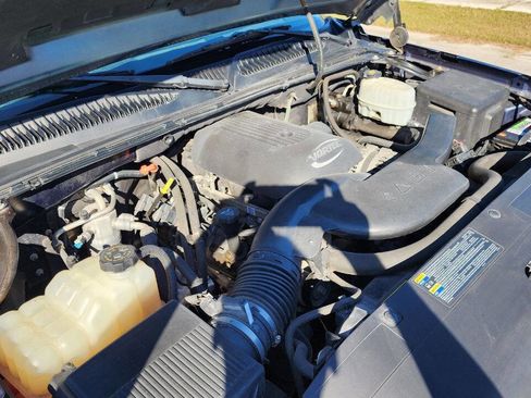 Used 2005 Chevrolet Avalanche LS w/ Preferred Equipment Group image 35