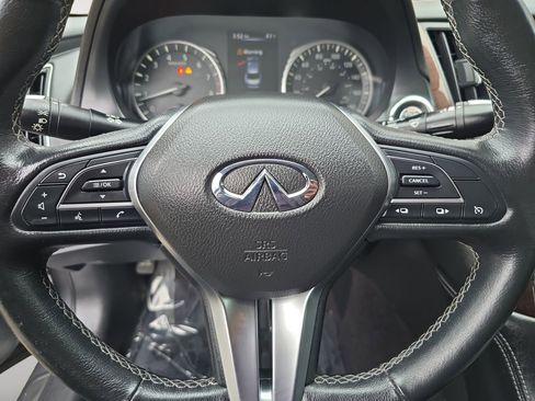 Used 2018 INFINITI Q50 Luxe w/ Essential Package (3.0T Luxe) image 12