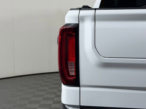 Used 2024 GMC Sierra 1500 AT4X image 13