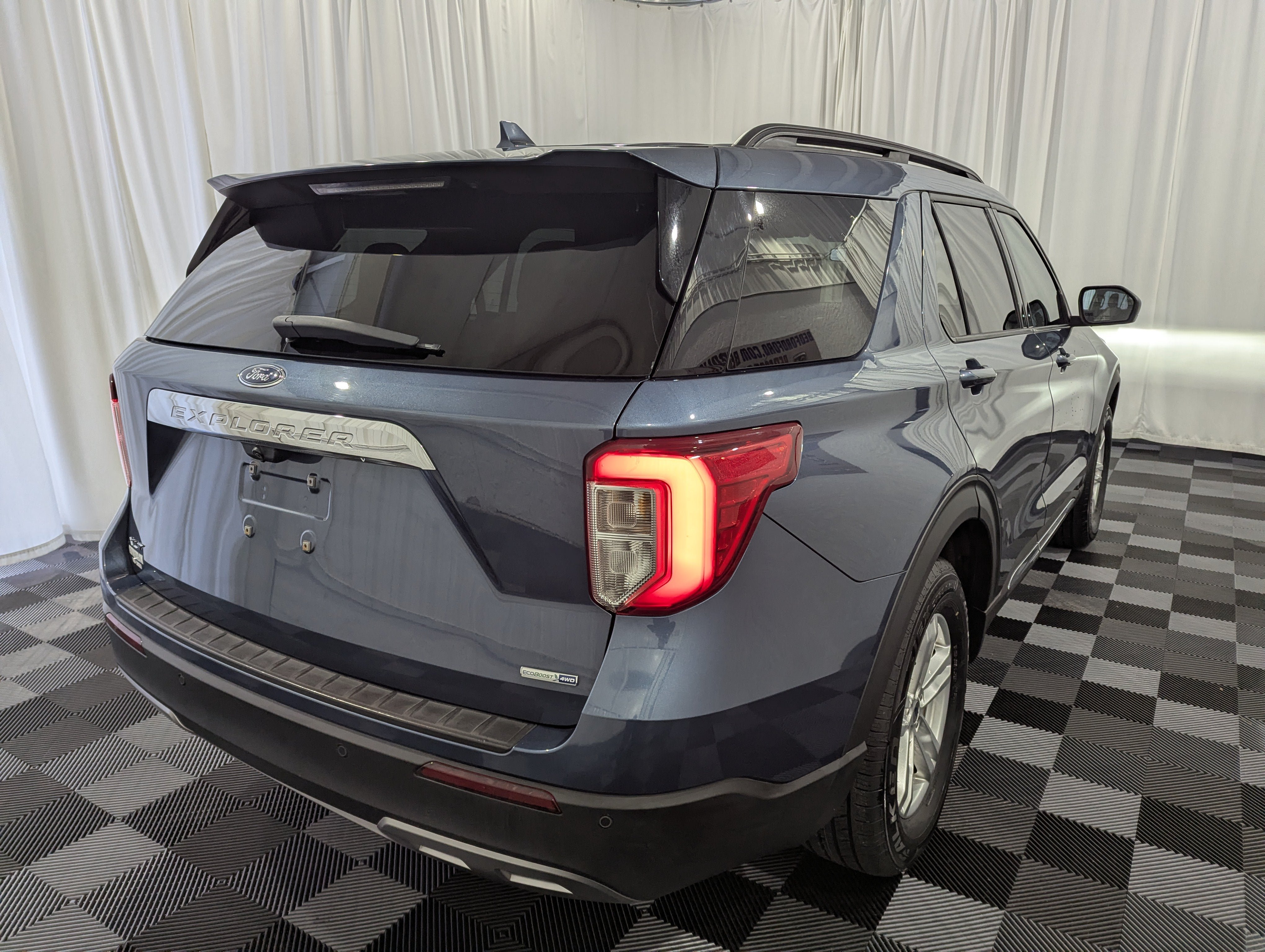 Used 2020 Ford Explorer XLT w/ Equipment Group 202A AWD/4WD image 7