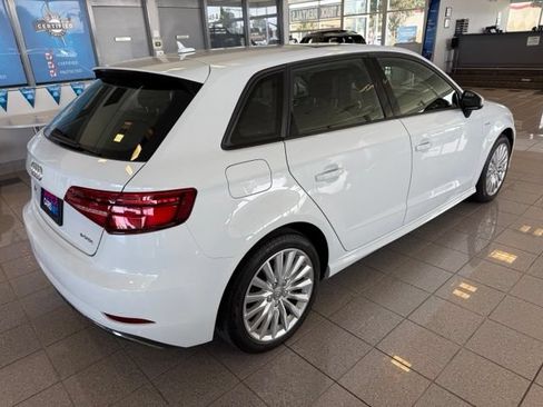 Used 2018 Audi A3 e-tron Premium FWD image 5