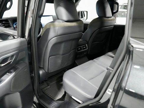 Used 2024 Lexus GX 550 image 29