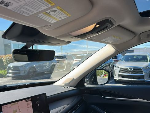 Certified 2025 INFINITI QX60 Sensory image 22