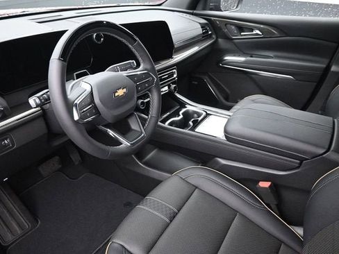 New 2026 Chevrolet Traverse High Country w/ LPO, Floor Liner Package FWD image 17