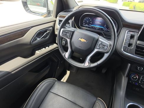 Used 2024 Chevrolet Suburban Premier RWD image 10