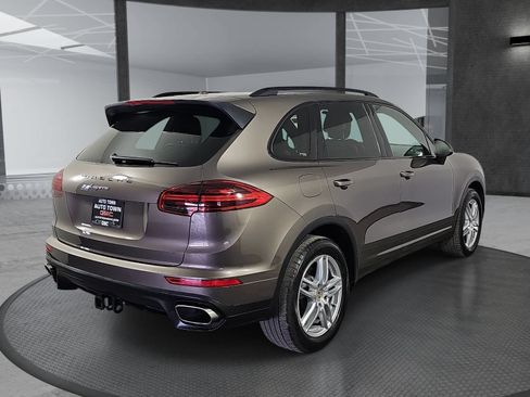 Used 2016 Porsche Cayenne AWD/4WD image 5