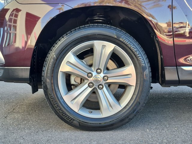 Used 2012 Toyota Highlander Limited w/ Tow Pkg FWD image 25