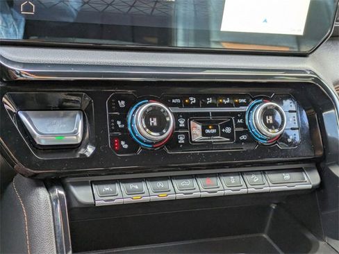 Used 2022 GMC Sierra 1500 AT4 w/ Technology Package image 24