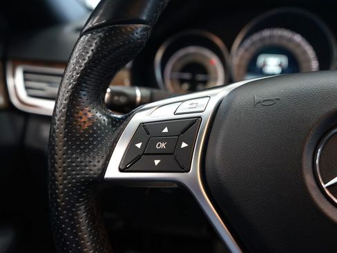 Used 2014 Mercedes-Benz E 350 4MATIC Sedan image 32